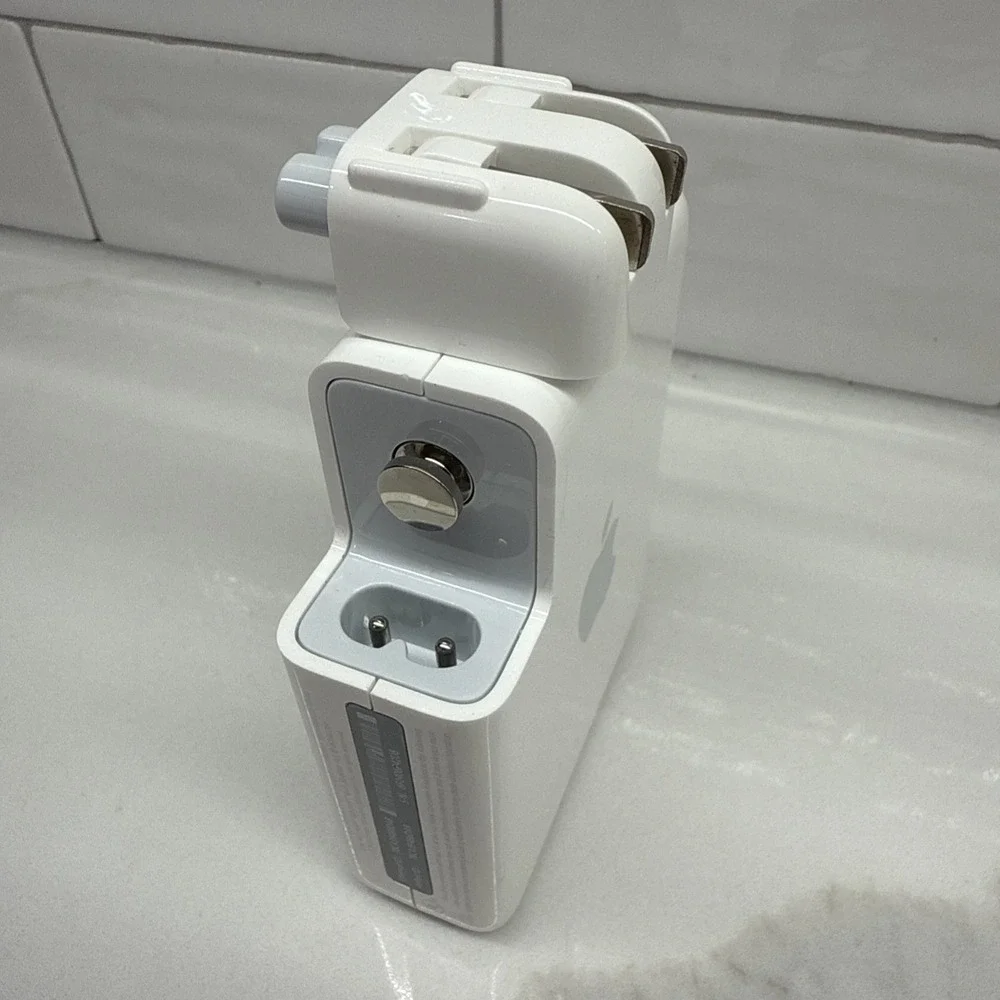 Apple A1264 802.11n Airport Express 54 Mbps Wireless Base Station